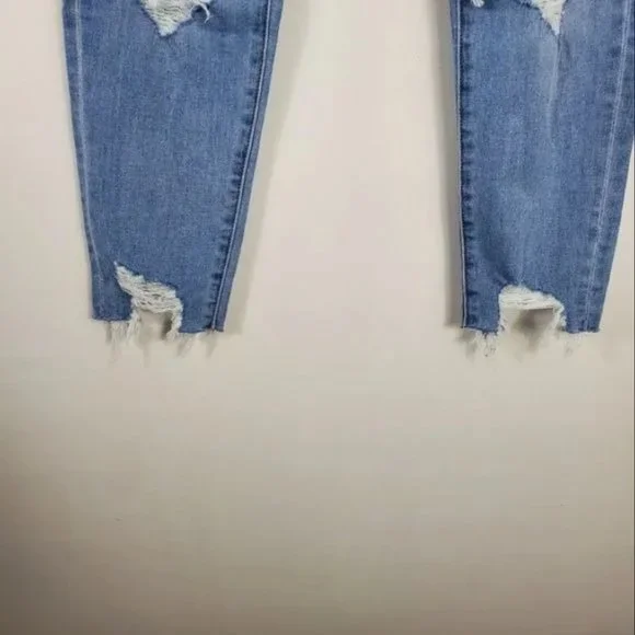 American Eagle Hi Rise Jegging Crop Womens Size 8 Short Light Wash Distressed - Picture 6 of 7